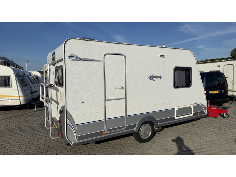 Caravelair Ambiance Style 400 CP eindkeuken zit vast bed  foto: 11