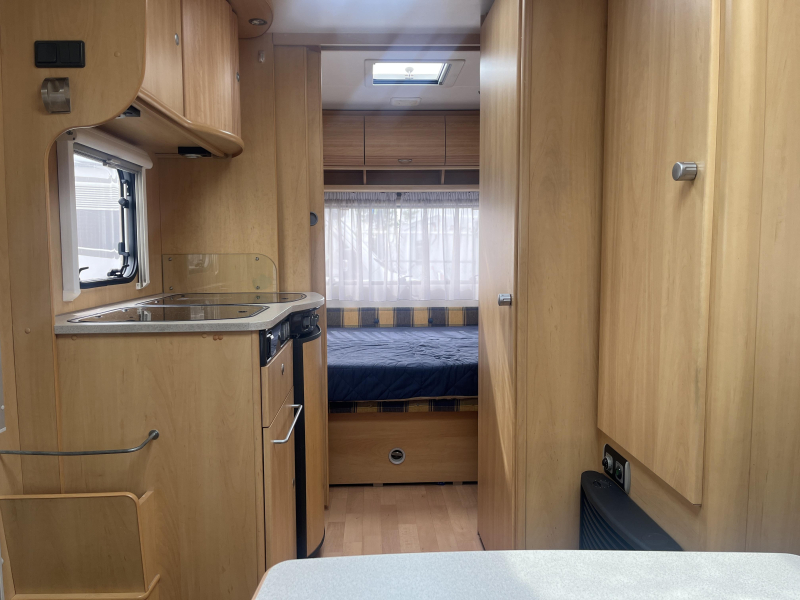 Dethleffs Camper 430 DB - Voortent  foto: 3