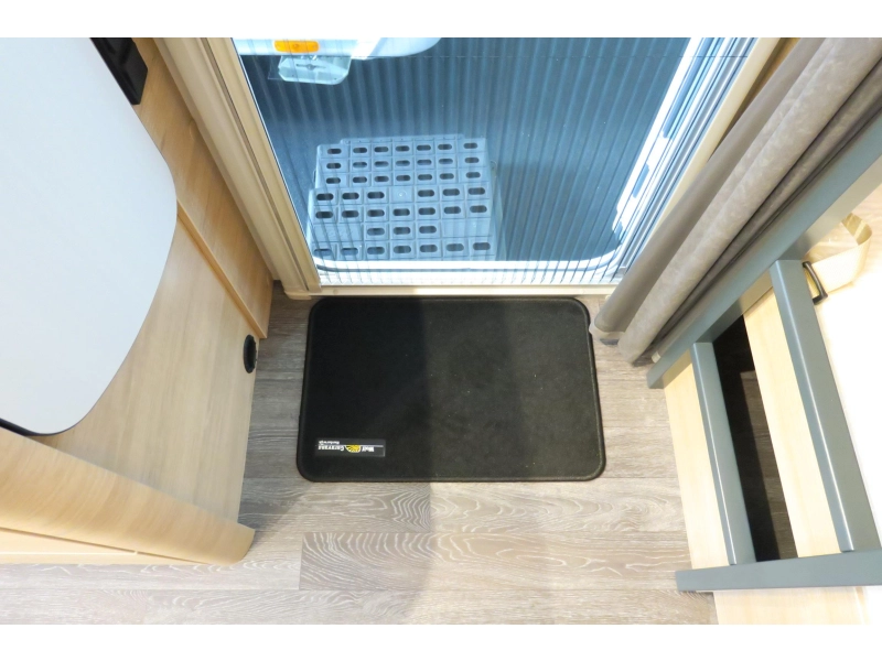 Weinsberg CaraOne Edition HOT 480 QDK Stapelbed vastbed treinz.  foto: 16