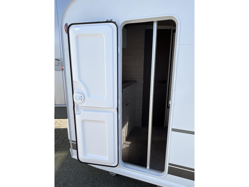 Dethleffs C'Joy Active 420 QSH COMPACT-XL KOELKAST  foto: 3