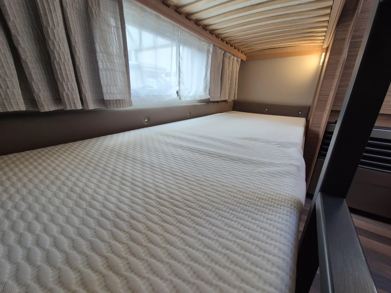 Weinsberg CaraOne Edition HOT 500 FDK Stapelbed  foto: 19