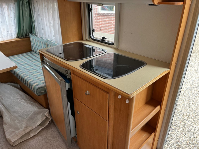 Eifelland E 450 Rondzit , voortent, nette staat! foto: 3