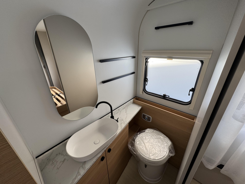Adria Adora 613 UT Alde verwarming  foto: 15