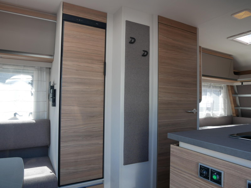 Dethleffs Nomad 460 EL GRATIS MOVER en AIRCO 