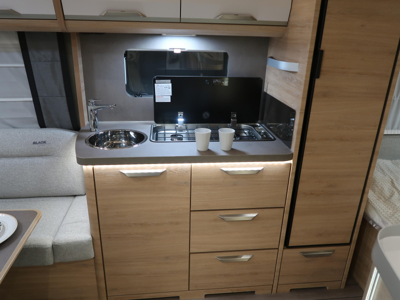 Knaus Sudwind Black Selection 500 FU RONDZIT FRANS BED  foto: 11