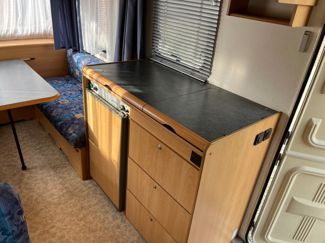 Adria 390 Ds 2 zitjes , 770 kg lichtgewicht, topstaat foto: 8