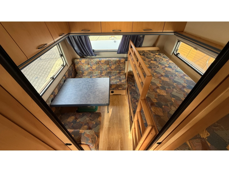 Hobby De Luxe 540 UK kinderkamer rondzit 