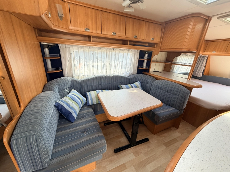 Hobby De luxe Easy 560 KMFE Voortent, 6 pers. 