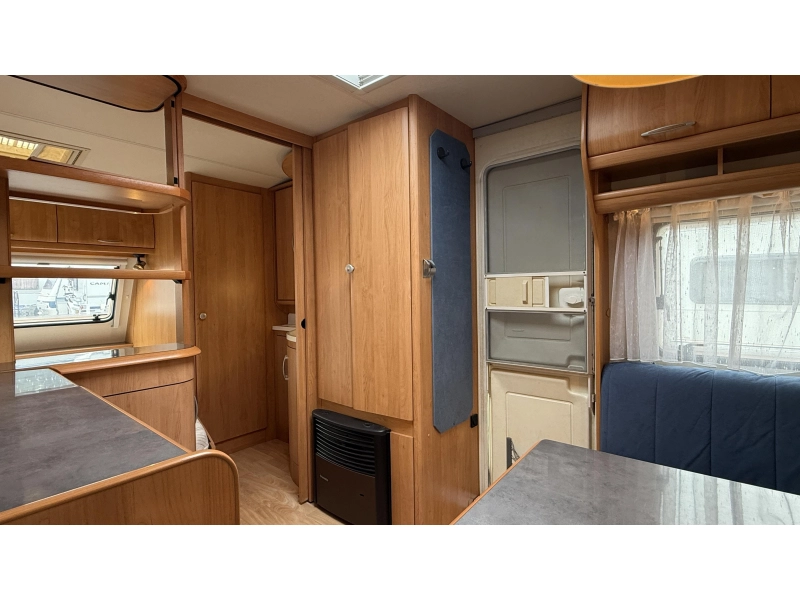 Hobby Excellent 460 UFE frans bed rondzit toilet  foto: 7