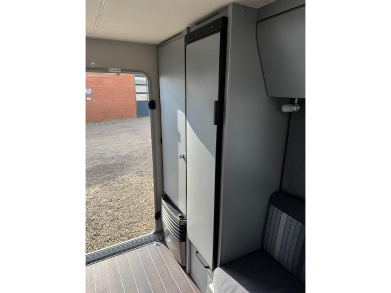Knaus Sport en Fun 480 QL mover luifel fietsenrek  foto: 18
