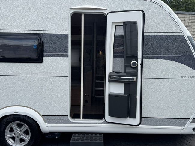 Hobby De Luxe 545 KMF met STAPELBED EN GARAGE **6 Slaapplaatsen/Truma Mover/1e eigenaar/Truma/Lichtmetalen velgen/Zeer nette caravan** foto: 22