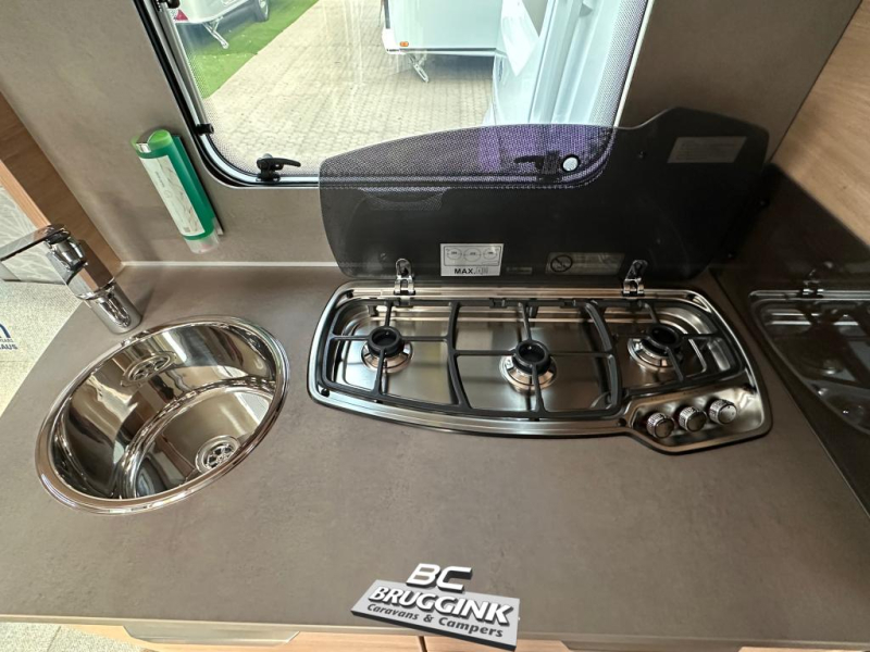 Knaus Sudwind 60 Years 500 FU Frans Bed Campovolo grijs  foto: 5
