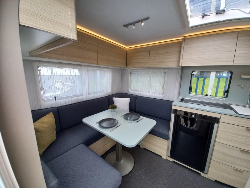 Adria Altea 472 PU mover-GFK-voortent-etc  foto: 4