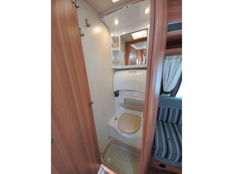Hobby De Luxe 400 SF voortent-fietsendrager  foto: 14