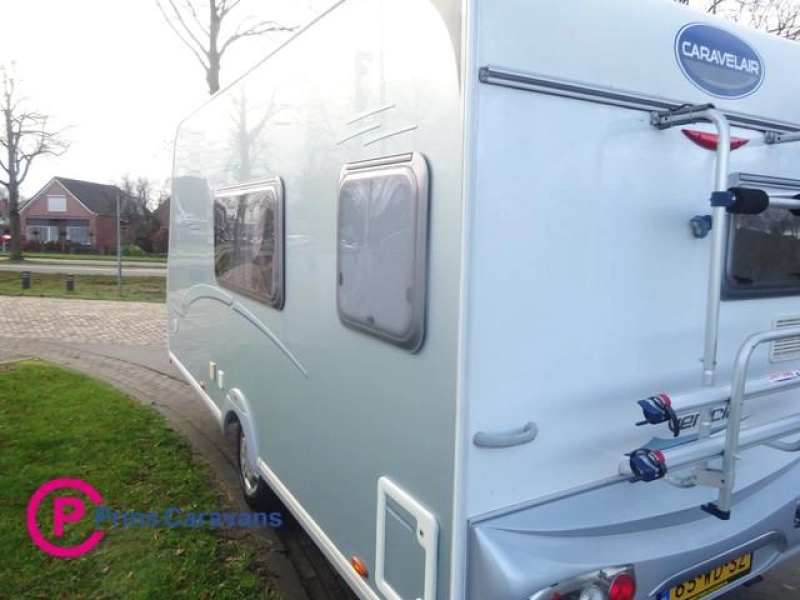 Caravelair Venicia 420 Met Dwars Bed en Treinzit  foto: 6