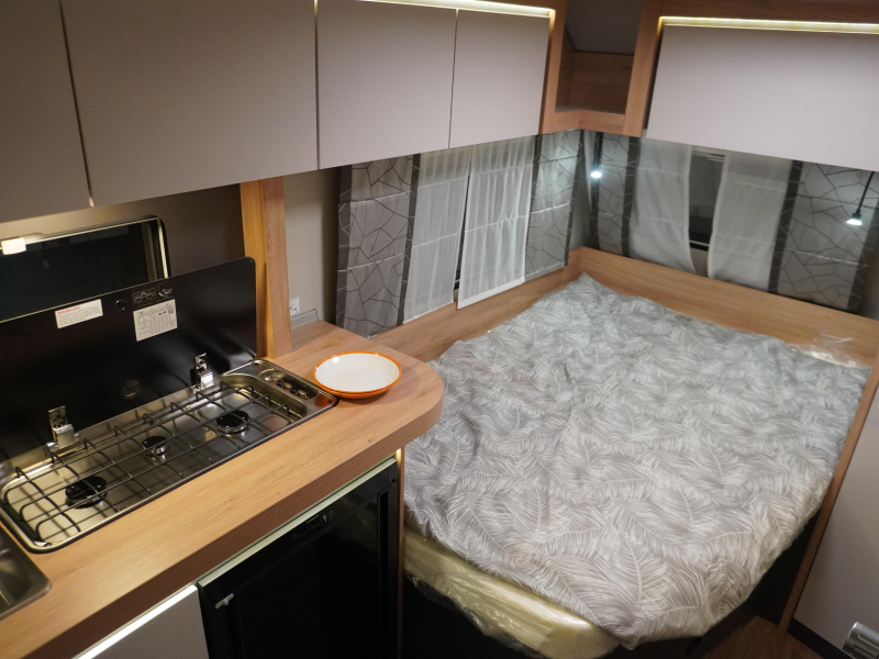 Knaus Sport 450 FU RONDZIT FRANS BED!!  foto: 2