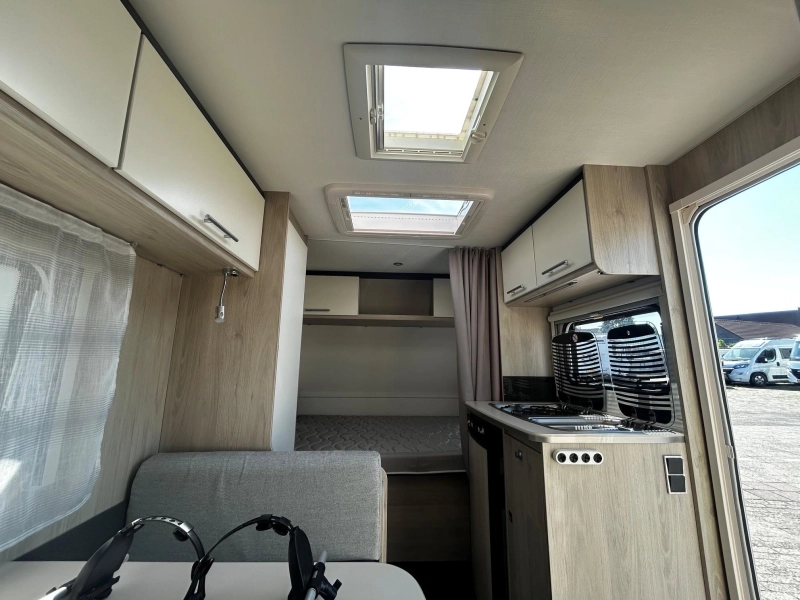 Caravelair Alba 390 Mover, Voortent & luifel  foto: 9