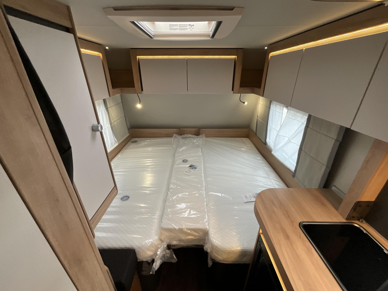 Knaus Sport Platinum 500 EU ENKELE BEDDEN-VLOERVERW  foto: 8