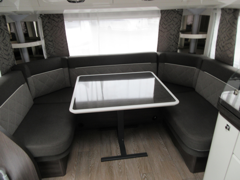 Hobby Prestige 560 UL RONDZIT HOGE KOELKAST  foto: 10