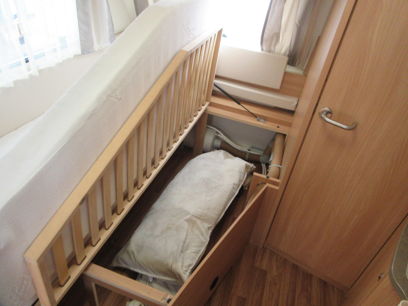 Knaus Sudwind 450 FU MOVER EN VOORTENT  foto: 6