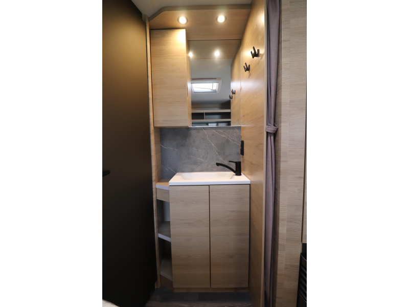 Weinsberg CaraOne Edition HOT 450 FU MODEL 2026 Frans Bed 927  foto: 10