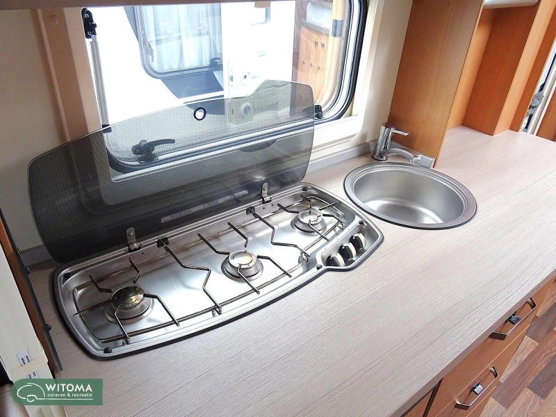 Knaus Sport 420 QD voortent luifel  foto: 8