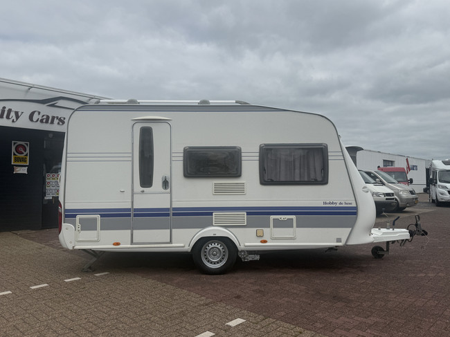 Hobby de luxe 400 SF dwarsbed 4 slaapplaatsen voortent mover hordeur kachel truma toilet