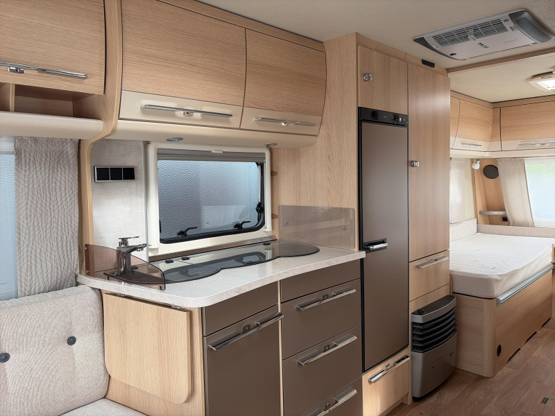 Eriba Nova 530 GL Zeer compleet!!!  foto: 6