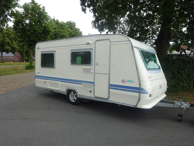 Adria Unica B 462 DP 