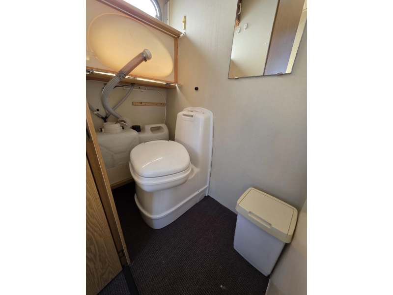 Kip Kompakt 420 EK Vaste toilet en voortent!  foto: 13