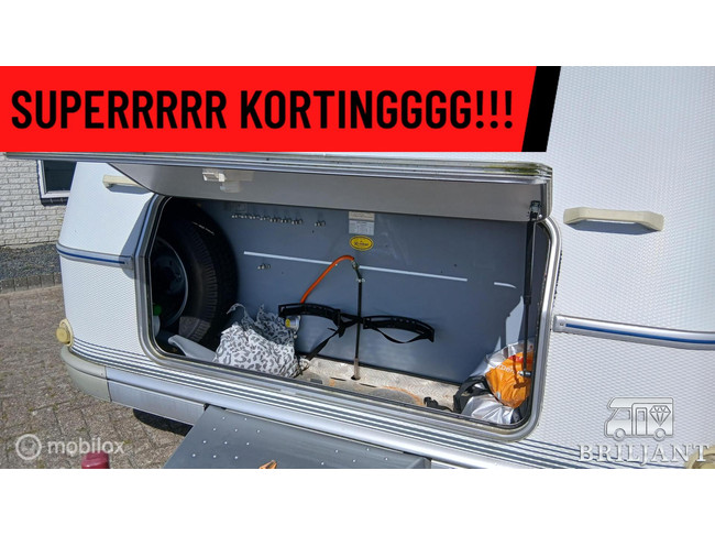 LMC 560K1 caravan.. enkelebedden/rondzit
