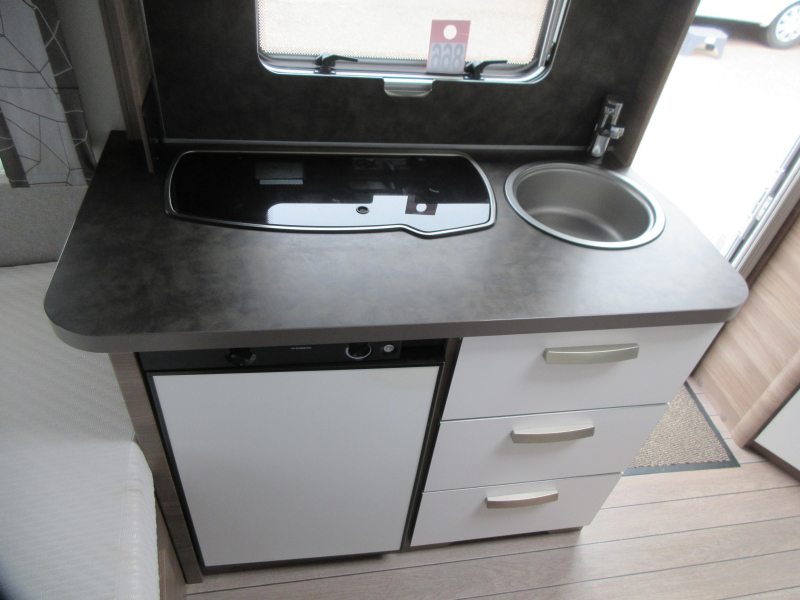 Knaus Sport Silver Selection 400 QD MET MOVER EN VOORTENT  foto: 10