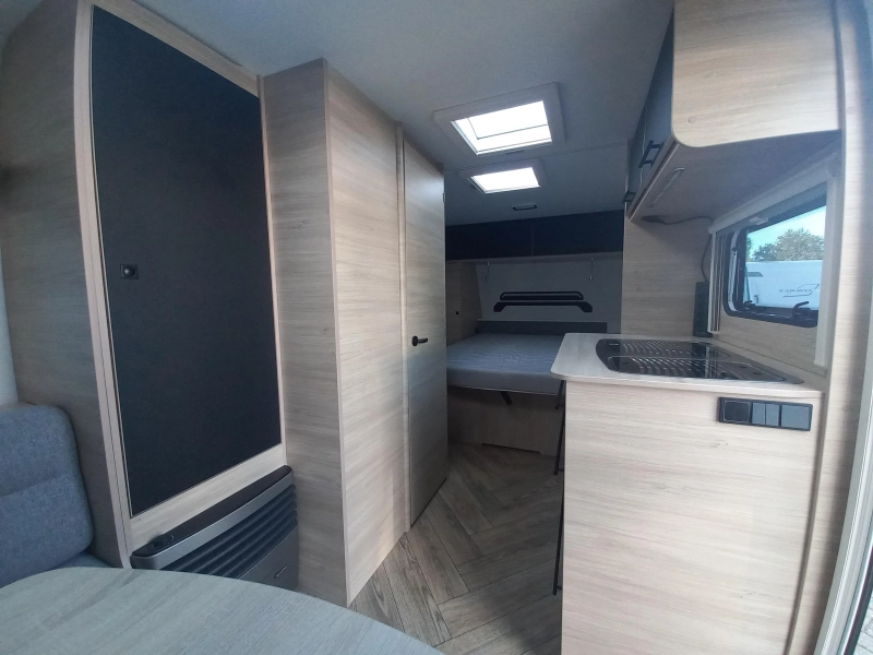 Caravelair Sport Line 480 cassetteluifel - voortent  foto: 6