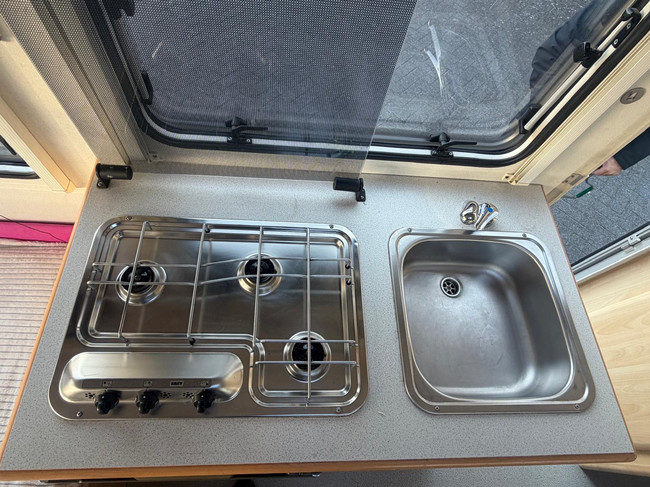Beyerland Vitesse 400 DV Vastbed,FaceToFace,Topindeling! foto: 12