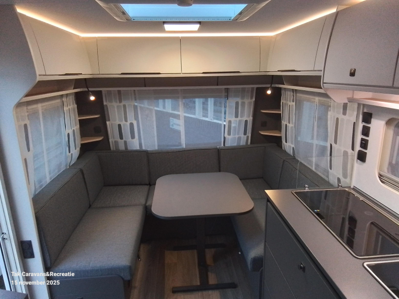 Fendt Apero 465 SFB middenkeuken en Frans bed  foto: 10