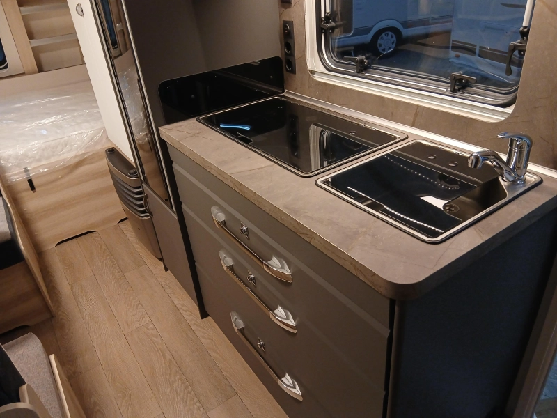 Hobby De Luxe 490 KMF  foto: 6