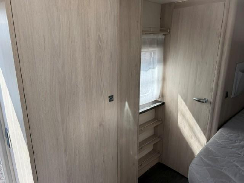 Caravelair Antares Style 455 Mover/ Fietsenrek  foto: 7