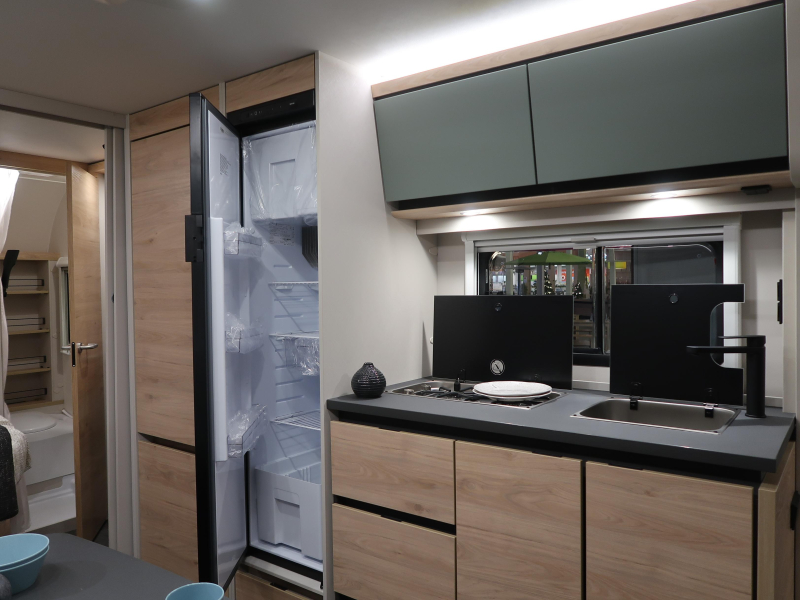 Dethleffs Camper 560 FMK STAPELBED EN RONDZIT!  foto: 7