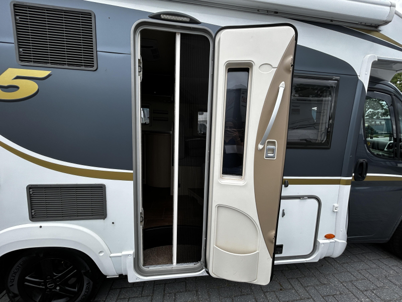 Bürstner Nexxo 580 T Hefbed/2015/5.8M/Euro-5  foto: 5