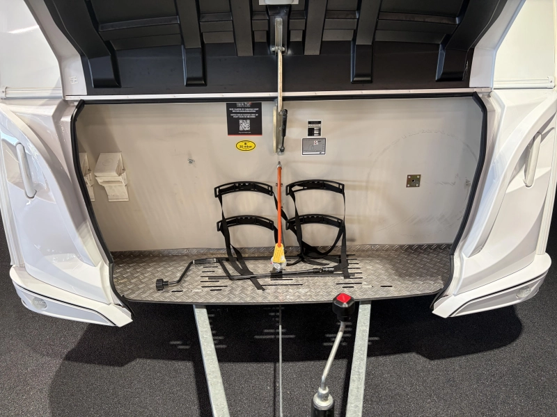 Knaus Sport 400 QD mover / voortent  foto: 5
