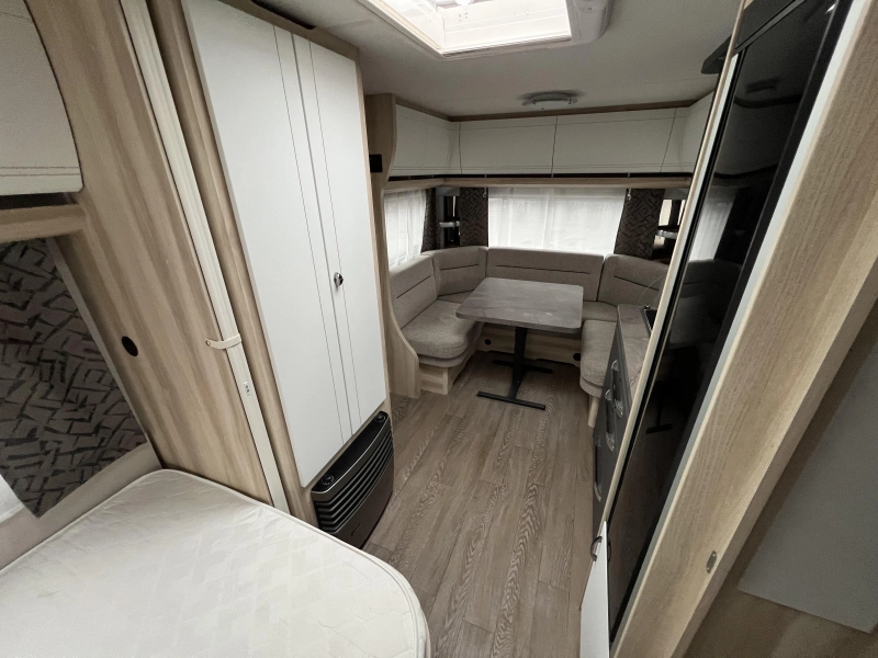 Hobby De Luxe 460 UFE 