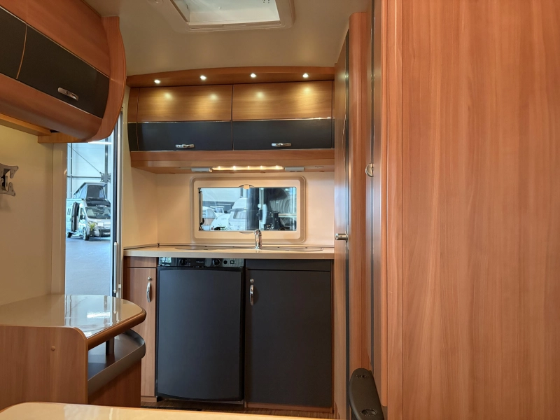 Hobby De Luxe 350 TB voortent / fietsendrager  foto: 15
