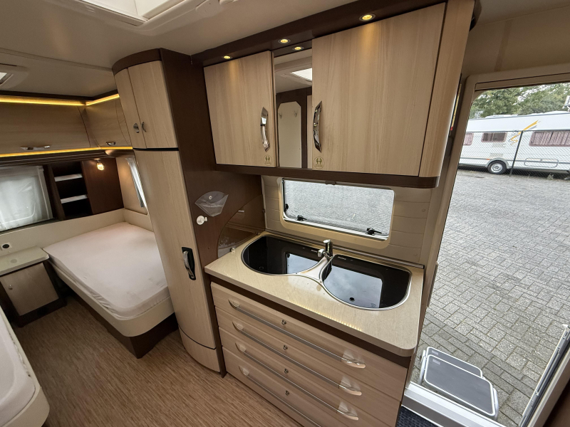 Hobby Prestige 495 UL 2 BEDDEN MOVER VOORTENT  foto: 9