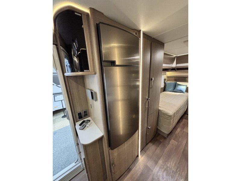 Kabe Royal 560 GLE Lengte bedden  foto: 14