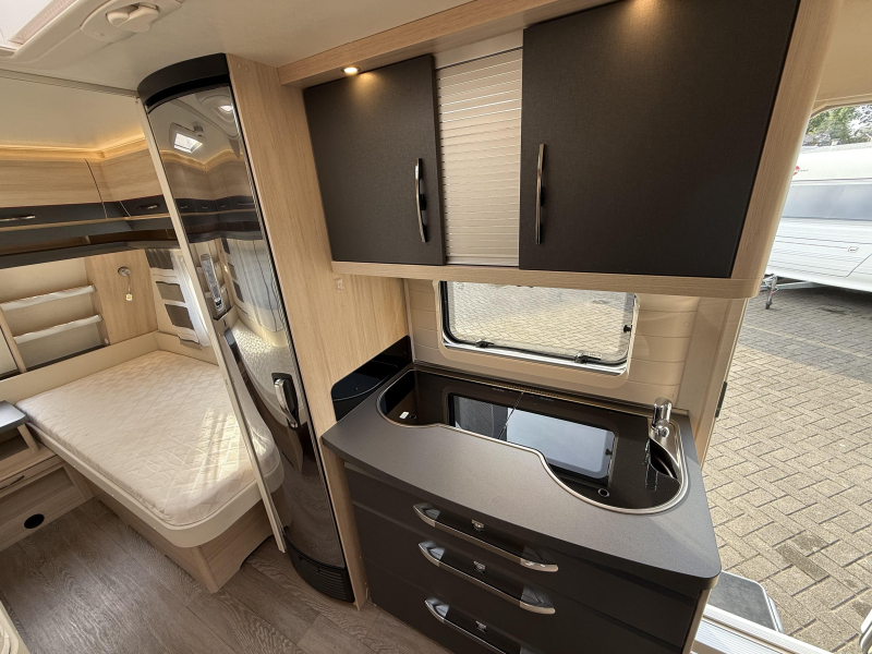Hobby De Luxe Edition 495 UL 2 BEDDEN MOVER LUIFEL TOP  foto: 20
