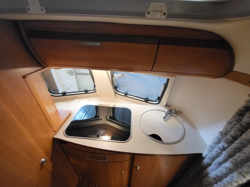 Eriba Touring Triton 420 GT netjes en compleet  foto: 11