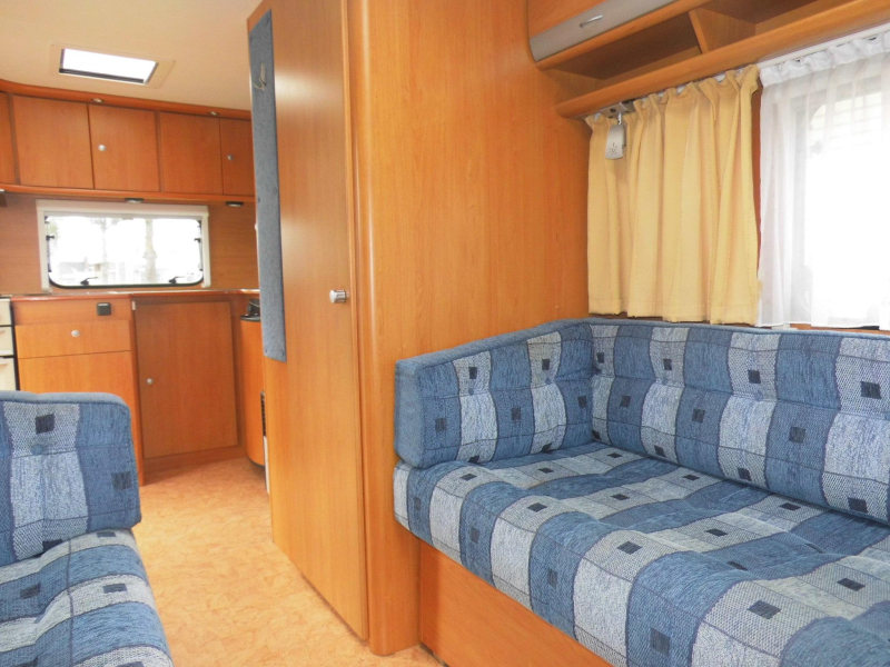 Dethleffs Lowlander 450 HK Mover, voortent.  foto: 7
