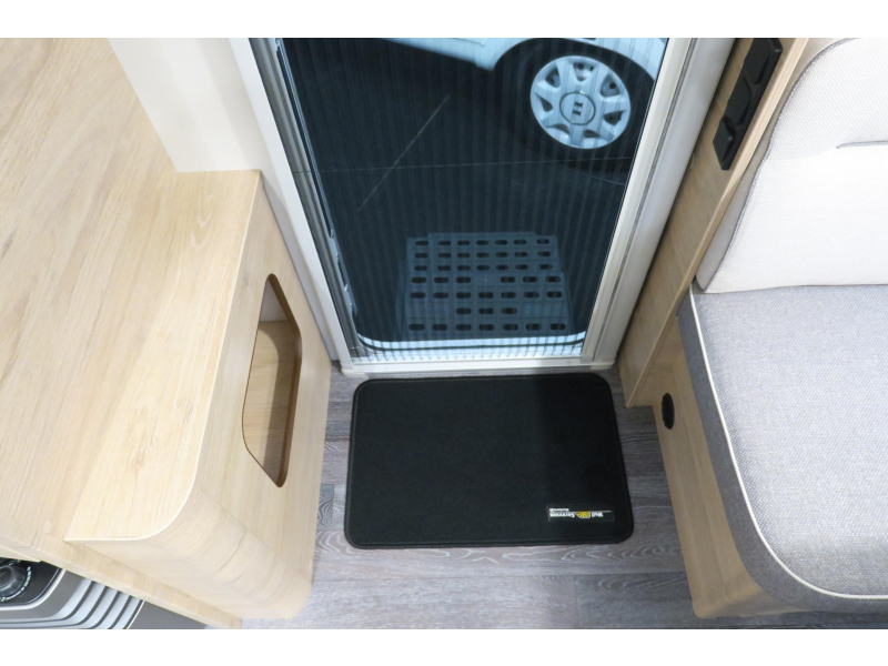 Weinsberg CaraOne Edition HOT 450 FU MOVER+CASSETTEL.+FIETSEND  foto: 18