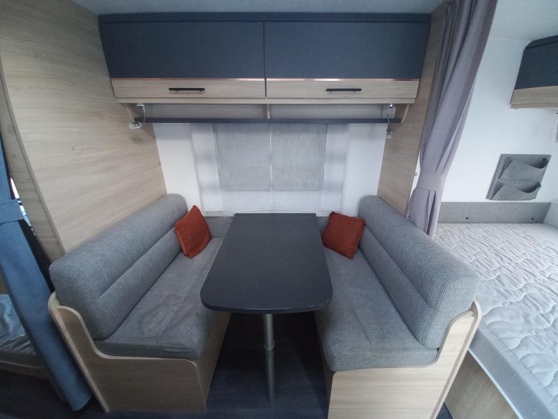 Caravelair Alba Style Family 497 voortent Unico - mover  foto: 5