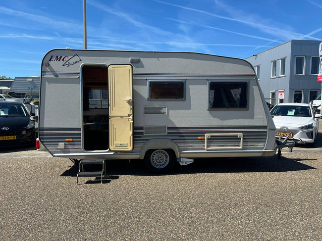 LMC 450 | Fietsenrek | Half Automatische Mover | Dinette | Voortent | Kachel foto: 22